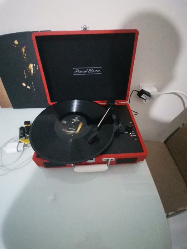 Record Master Retro Pikap T310CH - Şarj Özellikli - Kırmızı