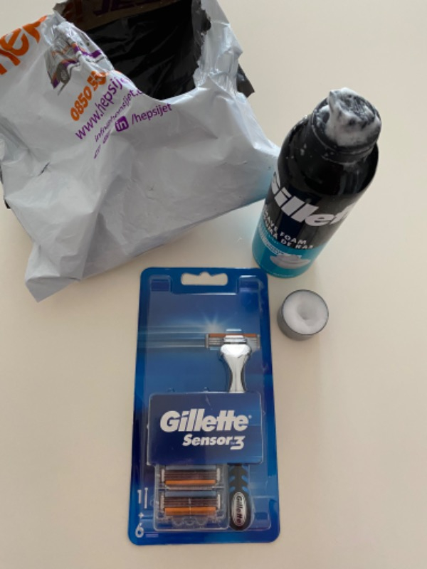 Gillette Hassas 200 ml Tıraş Köpüğü