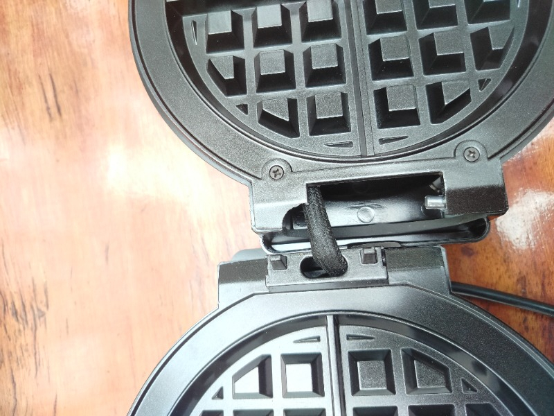 Sinbo Belçika Waffle Makinesi SSM-2589 5-5,9 lt Kapasite ile Çıkarılabilir Hazne ve Kolay Temizlik