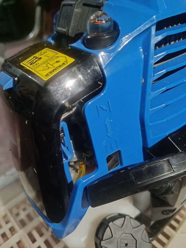 Hyundai HYX65 Pro Motorlu Yan Tip Tırpan 62CC