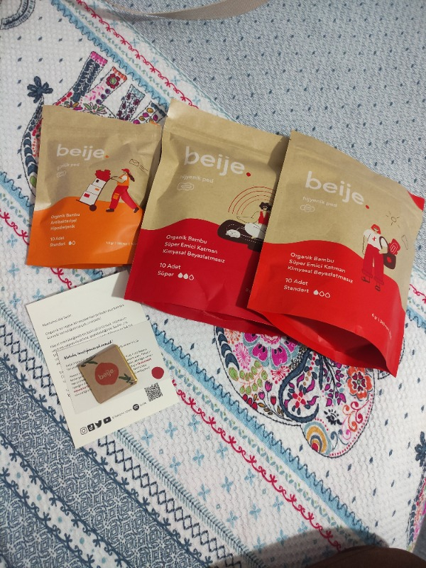 Beije Hafif Regl Paketi (10 Standart Ped, 10 Süper Ped, 10 Standart Günlük Ped)