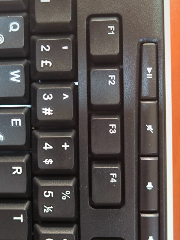 Logitech K270 Tam Boyutlu Kablosuz Türkçe Klavye - Siyah