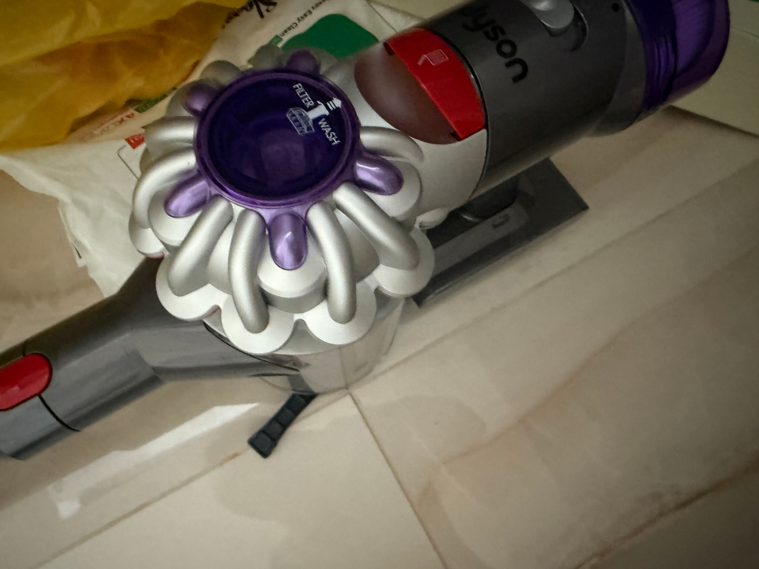 Dyson V8™ Advanced Kablosuz Süpürge