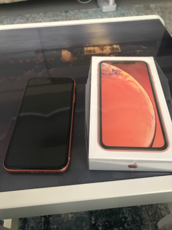 iPhone XR 64 GB Coral