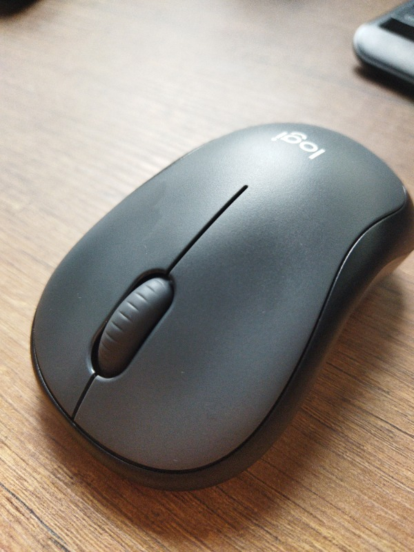 Logitech M220 Sessiz Kompakt Kablosuz Mouse - Siyah