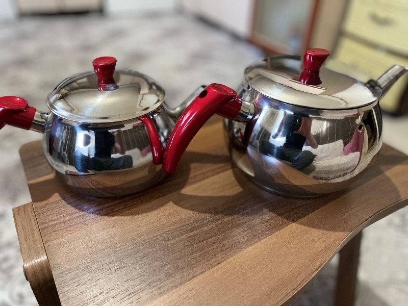 Ems Paslanmaz Çelik Çaydanlık - Ergonomik, Isı İletmeyen Kulp ve Kendinden Süzgeçli Aile Boyu