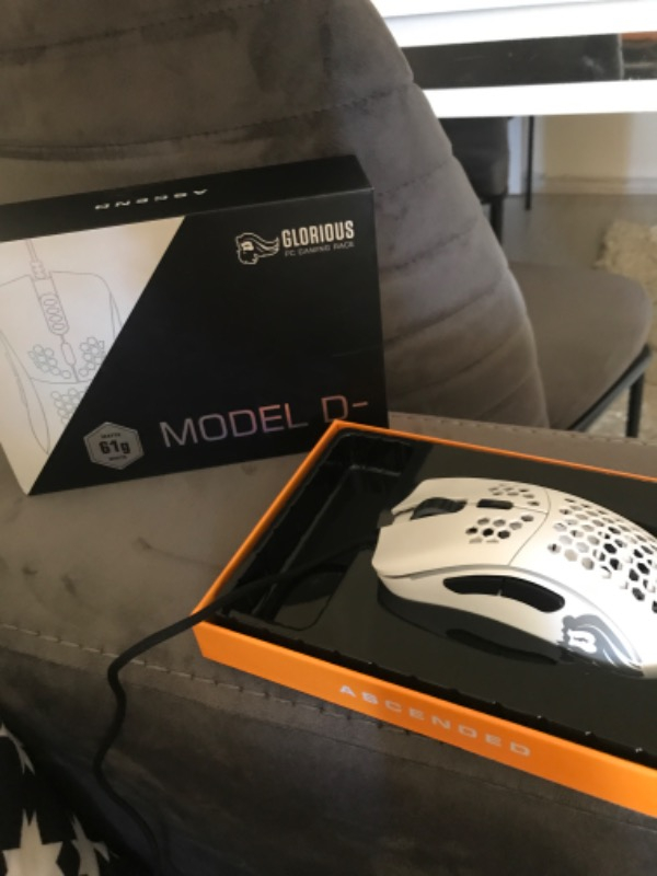 Glorious Model D Kablolu Mat Beyaz RGB Oyuncu Mouse 69Gr