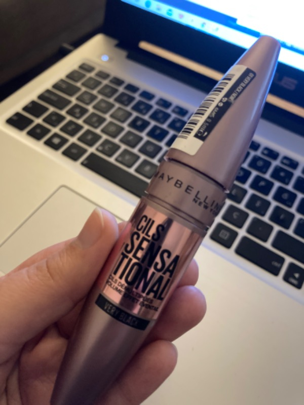 Maybelline New York Lash Sensational Yelpaze Etkili Siyah Maskara