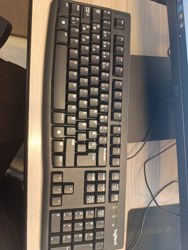 Logitech K120 Kablolu Q Klavye