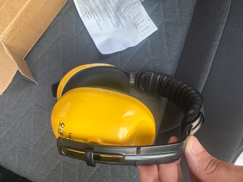 Essafe Gürültü Önleyici Kulaklık Sarı Renkli ABS Dış Kabuk ve Deri Kaplı PVC Kulak Yastığı ile Konforlu