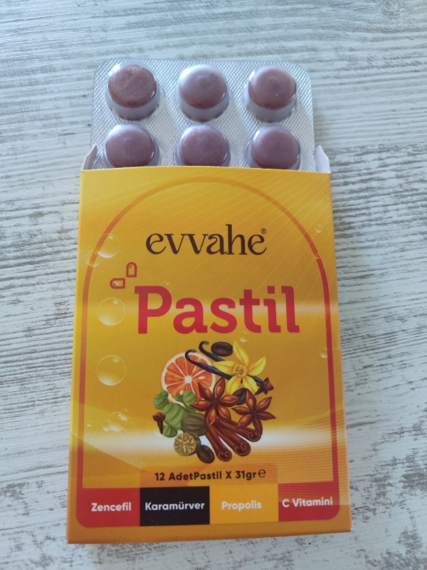 Pastil 12 adet(Zencefil, Karamürver, Propolis, C vitamini İçeren Pastil Takviye Edici Gıda)