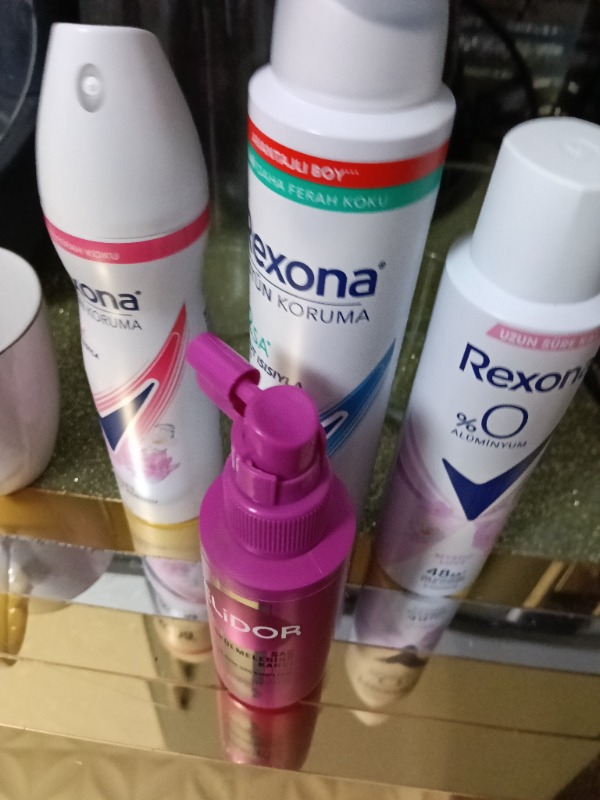 Rexona Üstün Koruma Kadın Sprey Deodorant Sexy Bouquet 150 ml