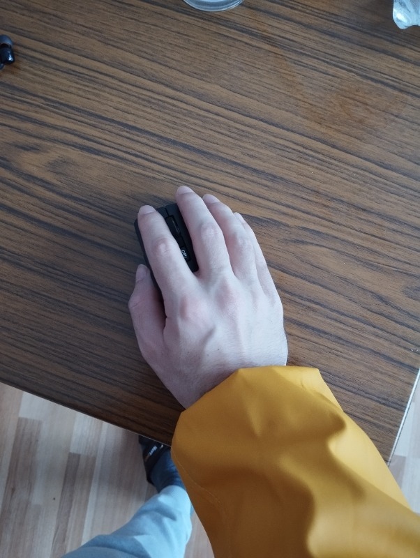 Asus WT425 Kablosuz Optik Sessiz Tıklama Özellikli Siyah Mouse