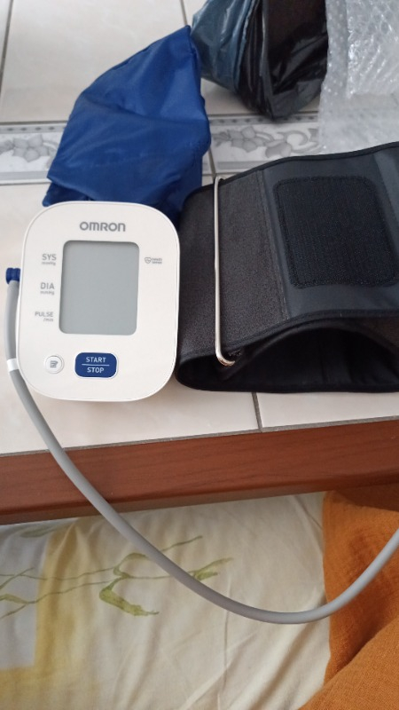 OMRON M2+ 30 Ölçüm Hafızalı Geniş Manşetli Üst Koldan Ölçer Dijital Tansiyon Aleti HEM-7146-E