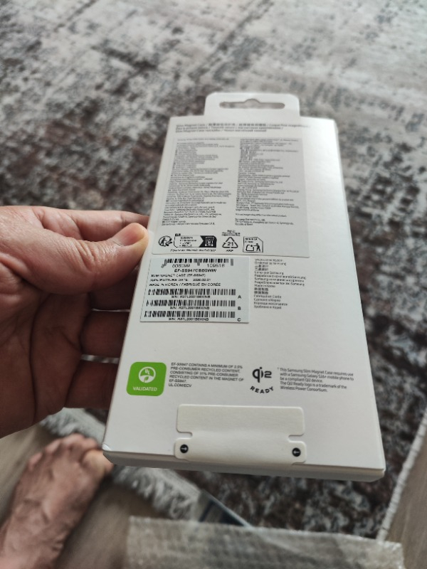 Samsung Galaxy S26 Ultra İnce Magnet Kılıf - Siyah