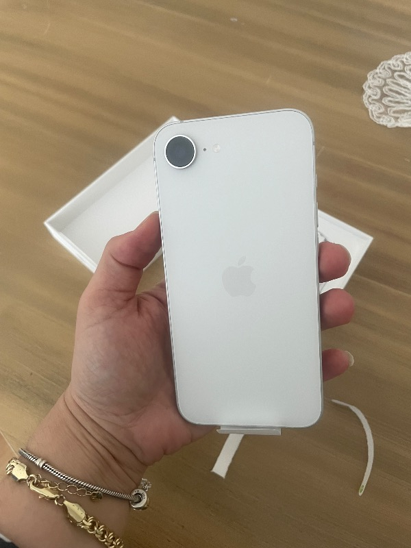 iPhone 16e 128GB Beyaz