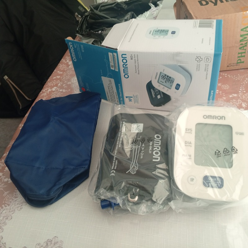 OMRON M2+ 30 Ölçüm Hafızalı Geniş Manşetli Üst Koldan Ölçer Dijital Tansiyon Aleti HEM-7146-E