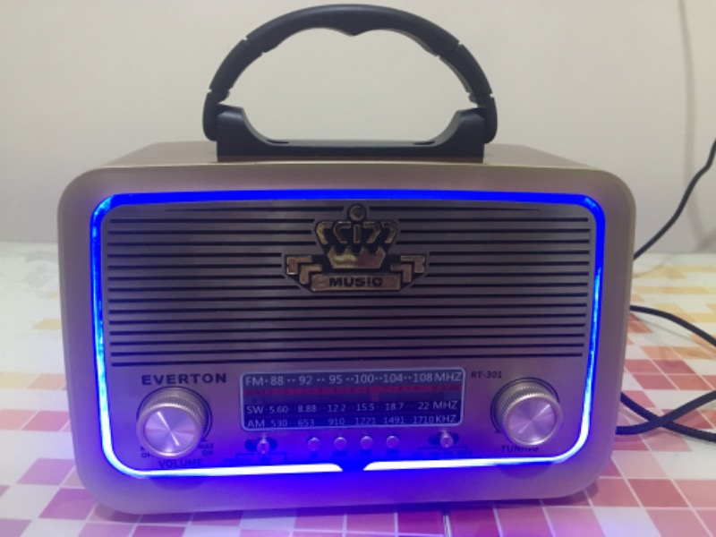 Everton Rt-301 Nostalji Bluetooth Şarjlı Radyo Usb Sd Mp3 Player