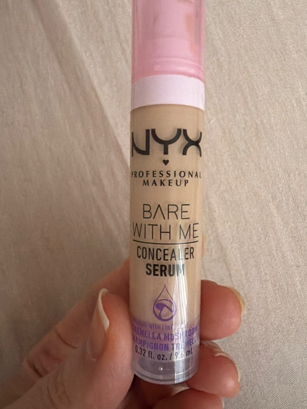 NYX Professional Makeup Bare With Me Kapatıcı Serum 2.5 Medium Vanilla Uzun Süre Kalıcı Vegan Formül