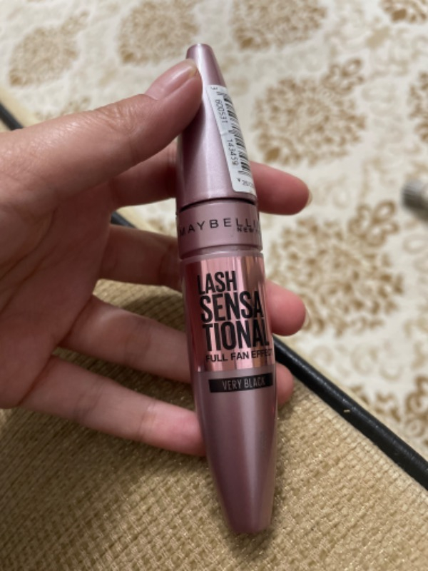 Maybelline New York Lash Sensational Yelpaze Etkili Siyah Maskara