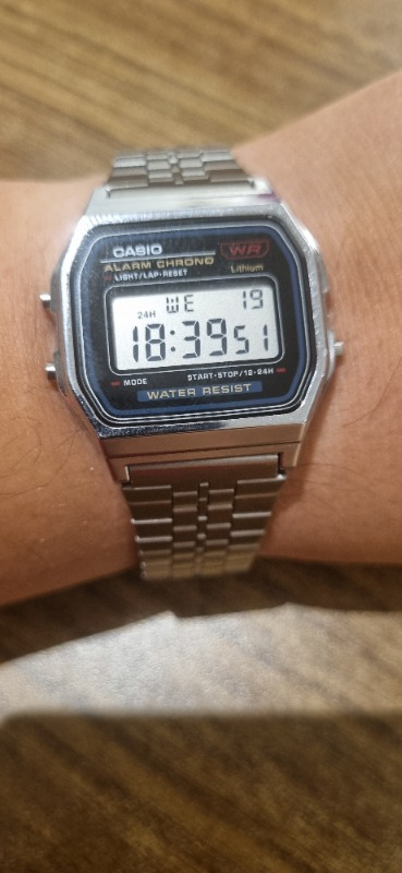 Casio Dijital Erkek Kol Saati - Takvim, Alarm, Kronometre, Işıklı, Çelik Kordon, Alüminyum Kasa, 3 ATM Suya Dayanıklı