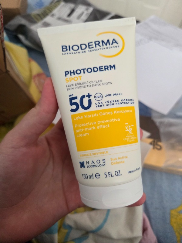 Bioderma Photoderm SPOT SPF50+ Yüksek Korumalı Yüz ve Vücut Güneş Kremi 150 ml