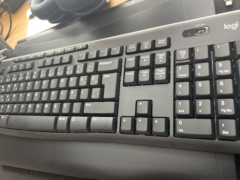 Logitech K270 Tam Boyutlu Kablosuz Türkçe Klavye - Siyah
