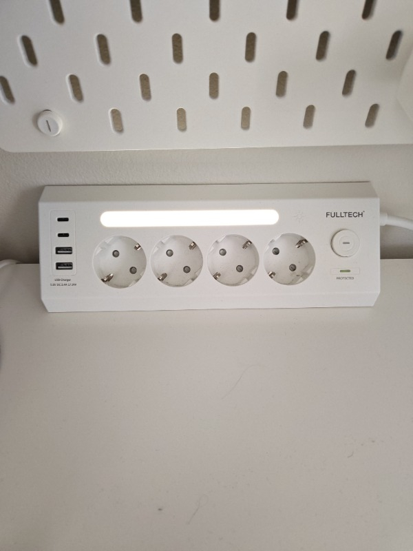 Fulltech Ftr-22 Gece Lambalı Akım Korumalı Çoklu Priz - Beyaz