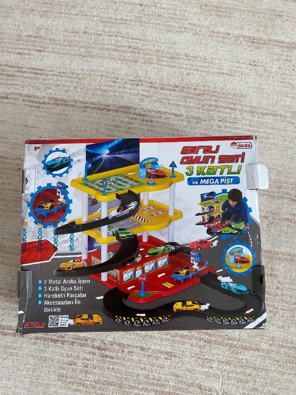 Dede 3 Katlı Garaj Oyun Seti Ve Mega Pisti 03068