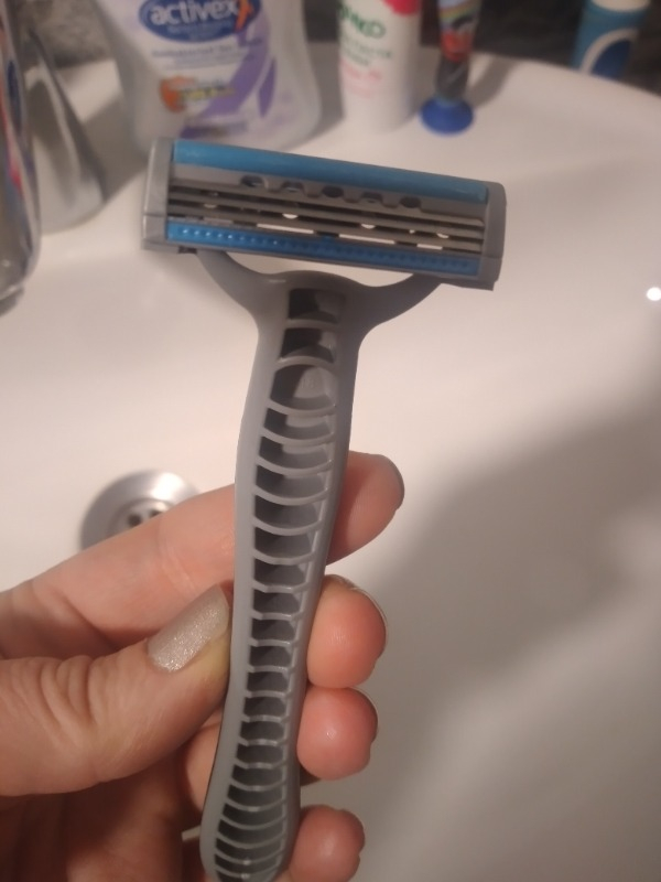 Isana Men Tıraş Bıçağı 3 Bıçaklı 8 Adet