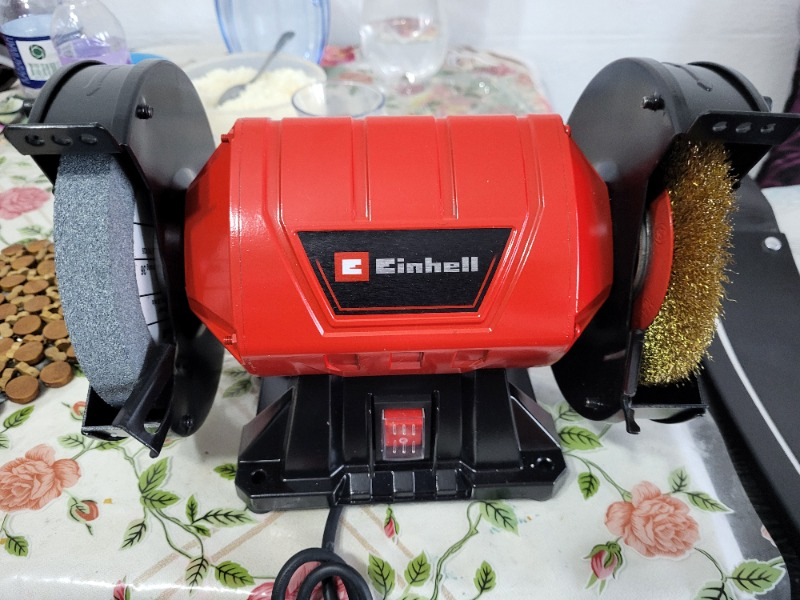 Einhell Taş Motoru TC-BG 150 B (maks. 350 W, Ø150 mm taşlama diski, kıvılcım koruması, şekil düzeltme ve bileme işlemleri için uygun, K36 kalın taşlama diski ve tel fırça diski dâhil)