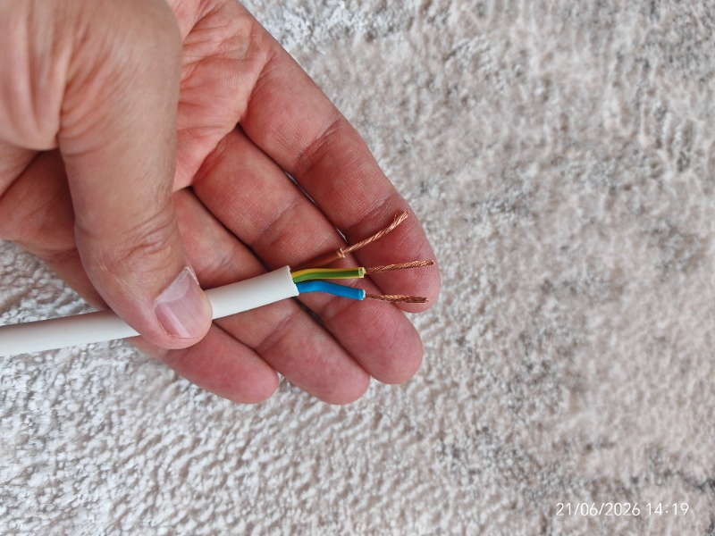 Öznur 3X1,5 Ttr Kablo 5 Metre H05VV-F Tipi 3G 1.5 Kesitli Elektrik Malzemesi