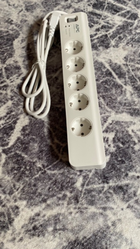 Schneider Electric APC 5'li Akım Korumalı Priz PM5-GR