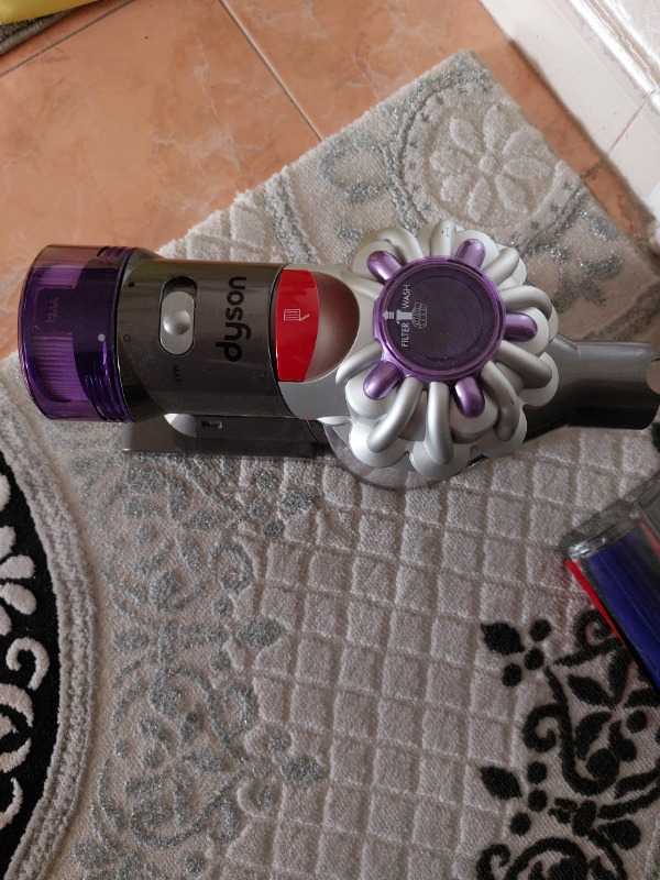 Dyson V8 Absolute (Gümüş/nikel)