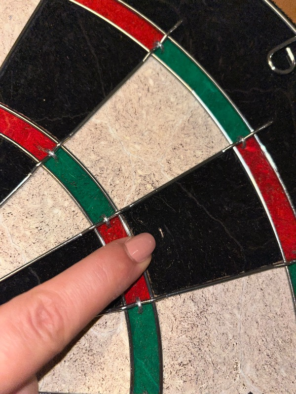 Busso DHT-201 Domuz Kılı Dart Seti 18" Organik Lifli Malzemeden Üretilmiş Profesyonel Kullanım İçin