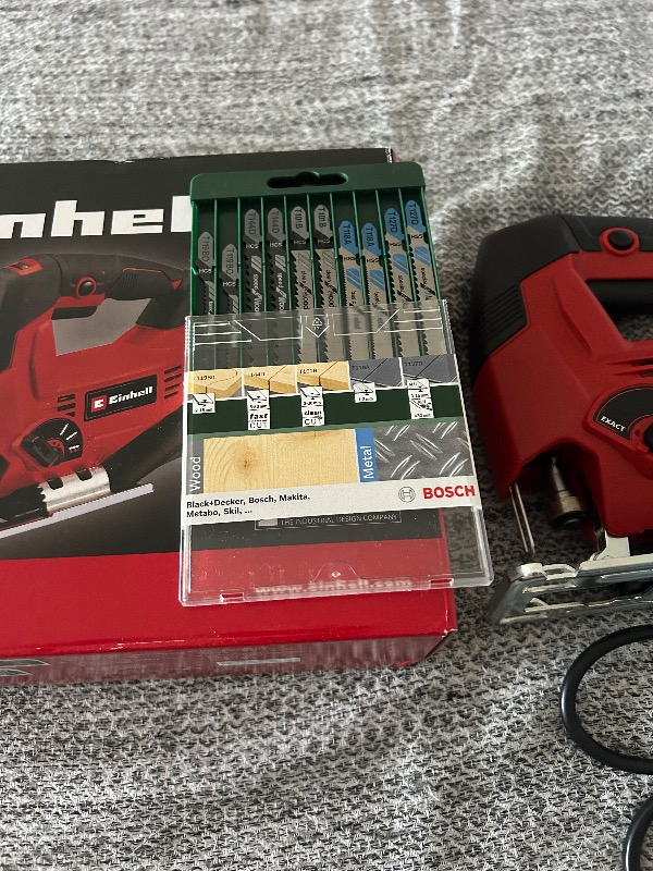 Einhell Dekupaj Testere TC-JS 80/1 (550 W, devir sayısı 1000-3000 d/d, devir kontrol elektroniği, 4 kademeli sarkaç hareketi, toz emiş, aletsiz testere bıçağı değişimi) - 4321145