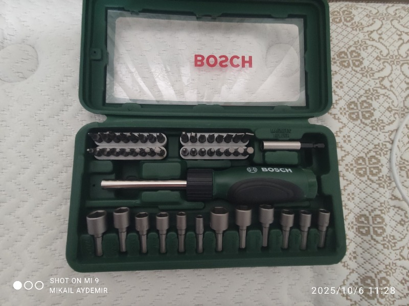 BOSCH 46 PARÇA CIRCIRLI TORNAVİDA BITS UÇ LOKMA VİDALAMA  SETİ.