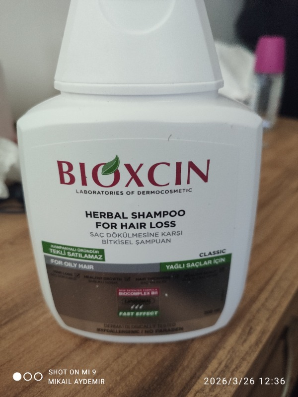 Bioxcin Yağlı Saçlar İçin 3 Al 2 Öde Bitkisel Şampuan 3×300 ml Arındırıcı Etki Sağlayan