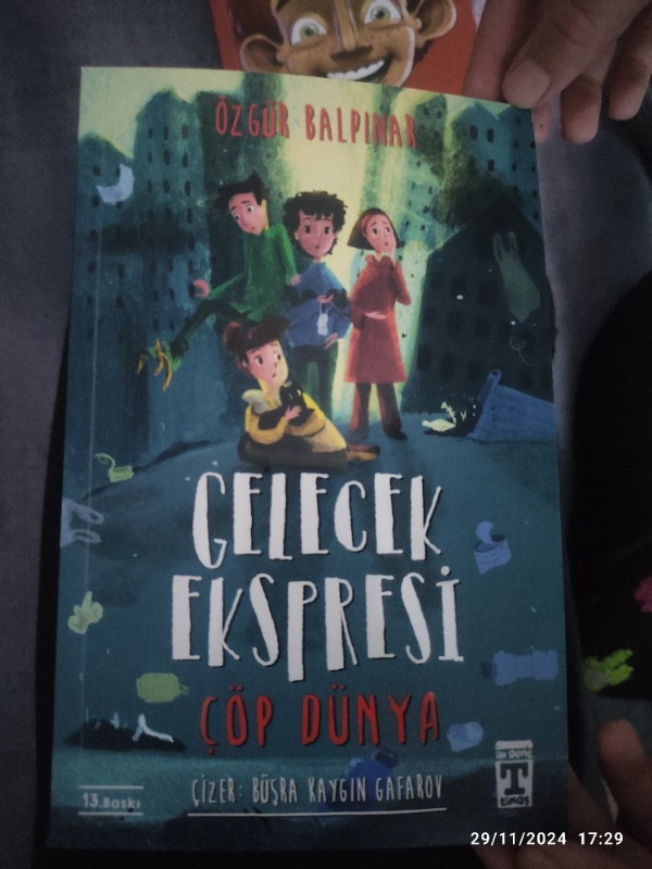 Gelecek Ekspresi & Çöp Dünya - Özgür Balpınar