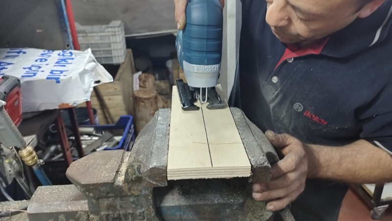 Bosch Gst 8000 E Dekupaj Testere 710W