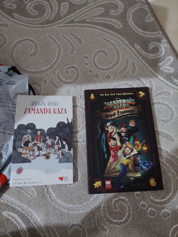 Disney - Esrarengiz Kasaba Kayıp Efsaneler - Alex Hirsch