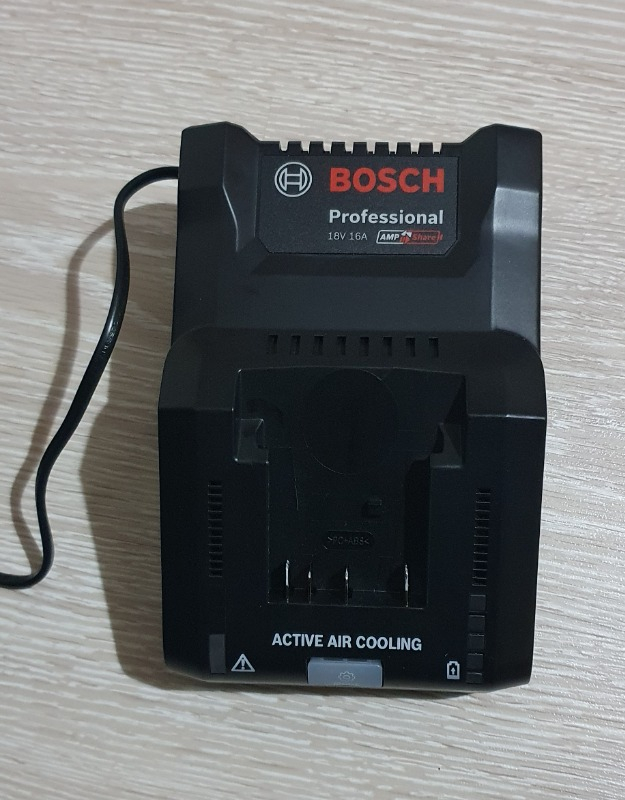 Bosch Gal 18V-160 Şarj Cihazı