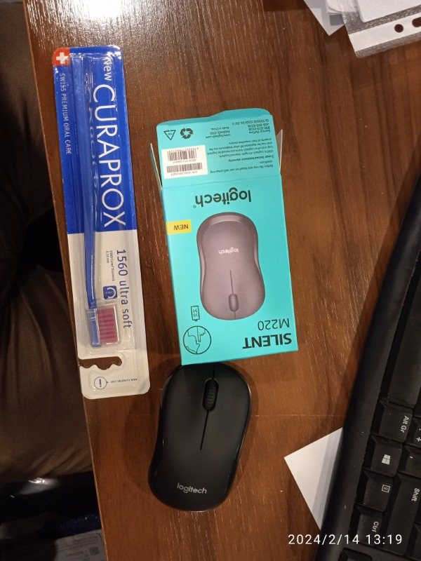 Logitech M220 Sessiz Kompakt Kablosuz Mouse - Siyah