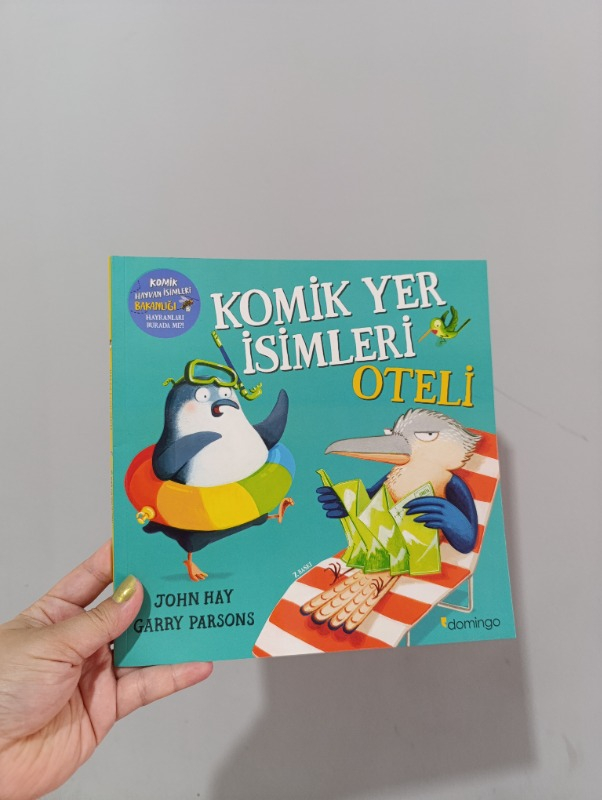 Domingo Yayınevi John Hay & Garry Parsons Komik Yer İsimleri Oteli 3 - 5 Yaş İçin Eğlenceli Çocuk Öyküsü