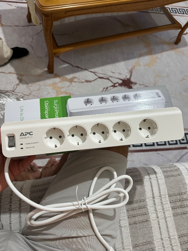 Schneider Electric APC 5'li Akım Korumalı Priz PM5-GR