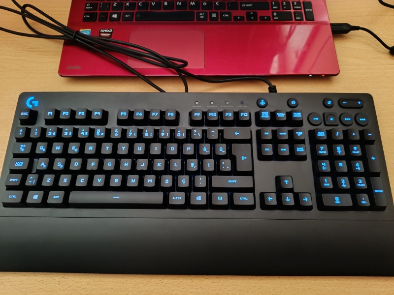Logitech 920-008094 G213 Prodigy RGB Oyuncu Klavyesi