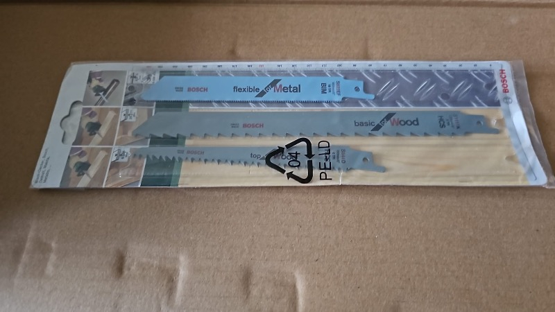 Bosch PSA 700 E Tilki Kuyruğu 710 Watt + 3 Bıçak