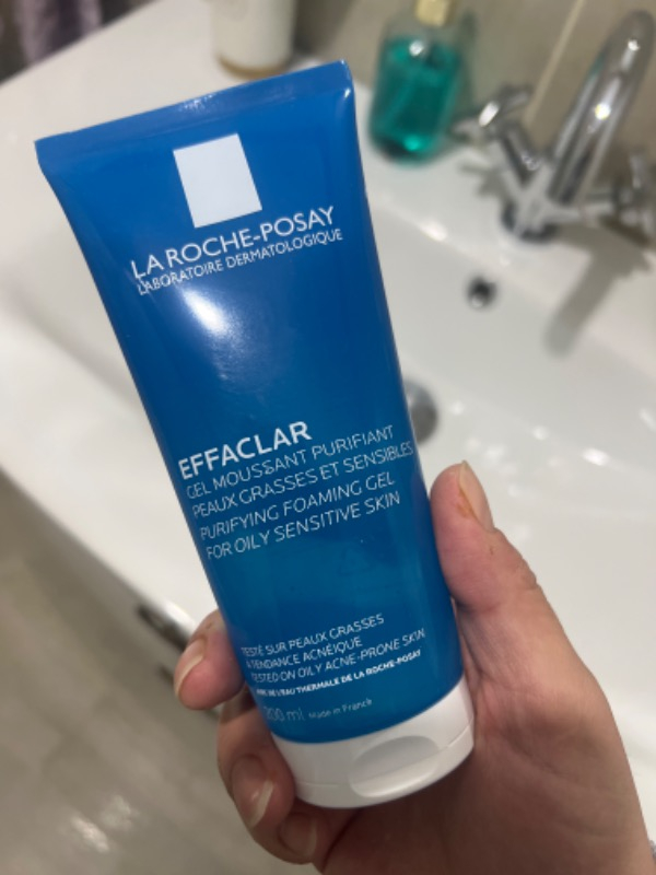 La Roche-Posay Effaclar Yüz Temizleme Jeli Yağlı/Akneye Eğilim Gösteren Ciltler Siyah Nokta Karşıtı 200ml