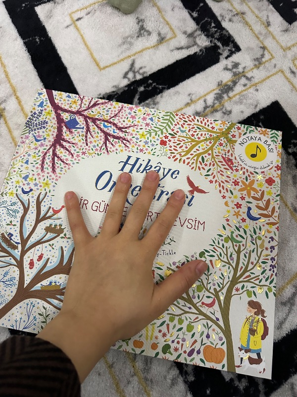 Hikaye Orkestrası - Bir Günde Dört Mevsim (Sesli Kitap)