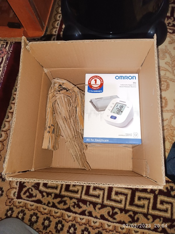 Omron M2 Hem-7121-E (7143-E) Hafızalı Üst Koldan Ölçer Dijital Tansiyon Aleti